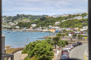 Seaside Escape, Your Coastal City Getaway